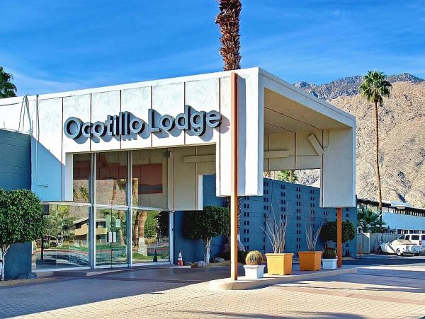 Palm Springs Home 984053