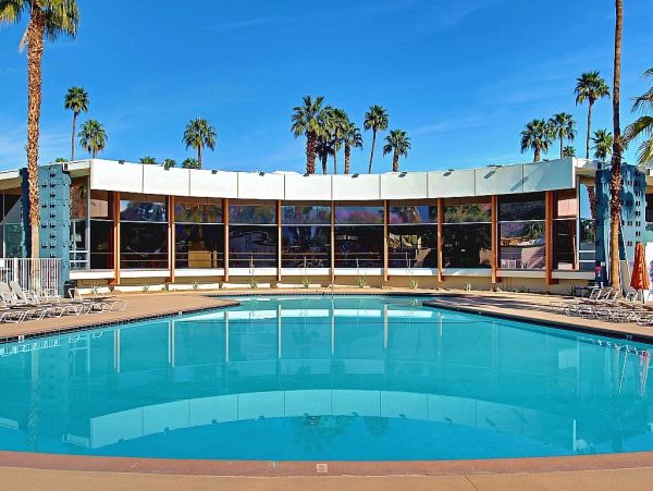 Palm Springs Home 984053
