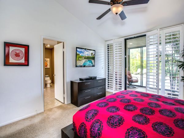 Palm Springs Home 984054