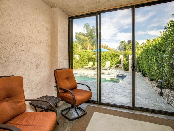 Palm Springs Home 984054