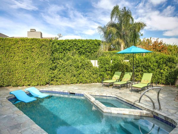 Palm Springs Home 984054
