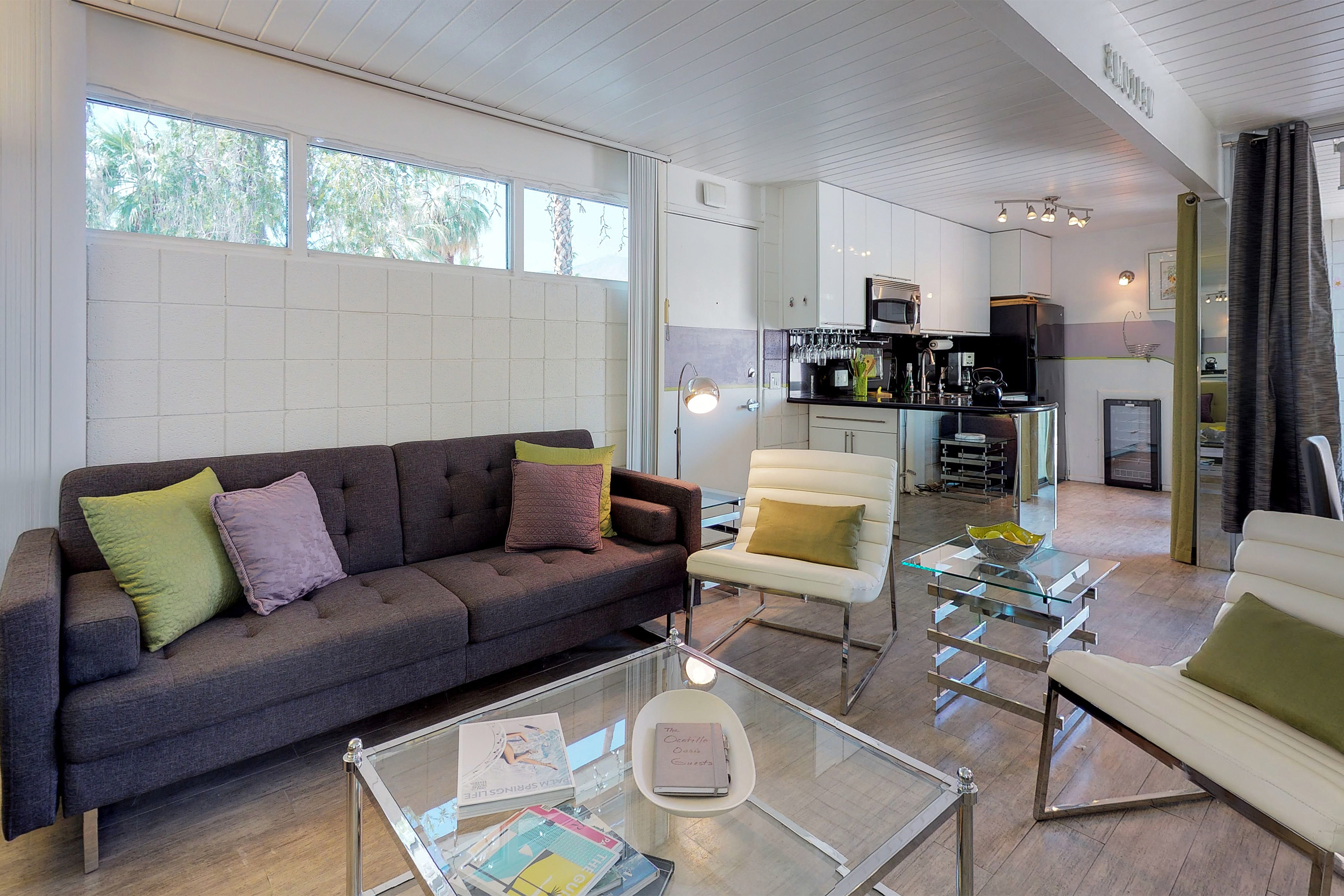 Palm Springs Home 984055