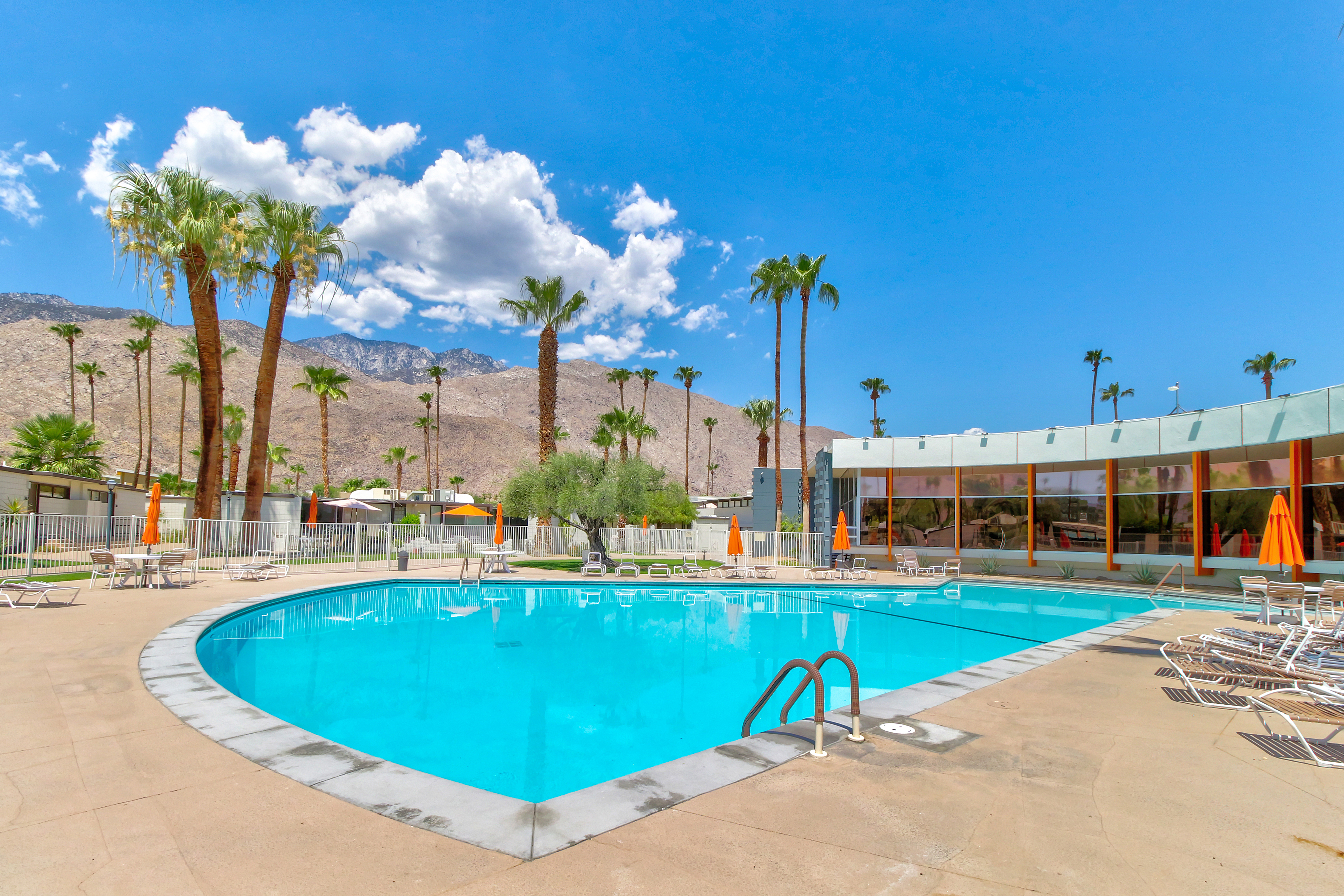 Palm Springs Home 984055