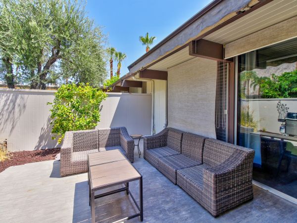 Palm Springs Home 984055