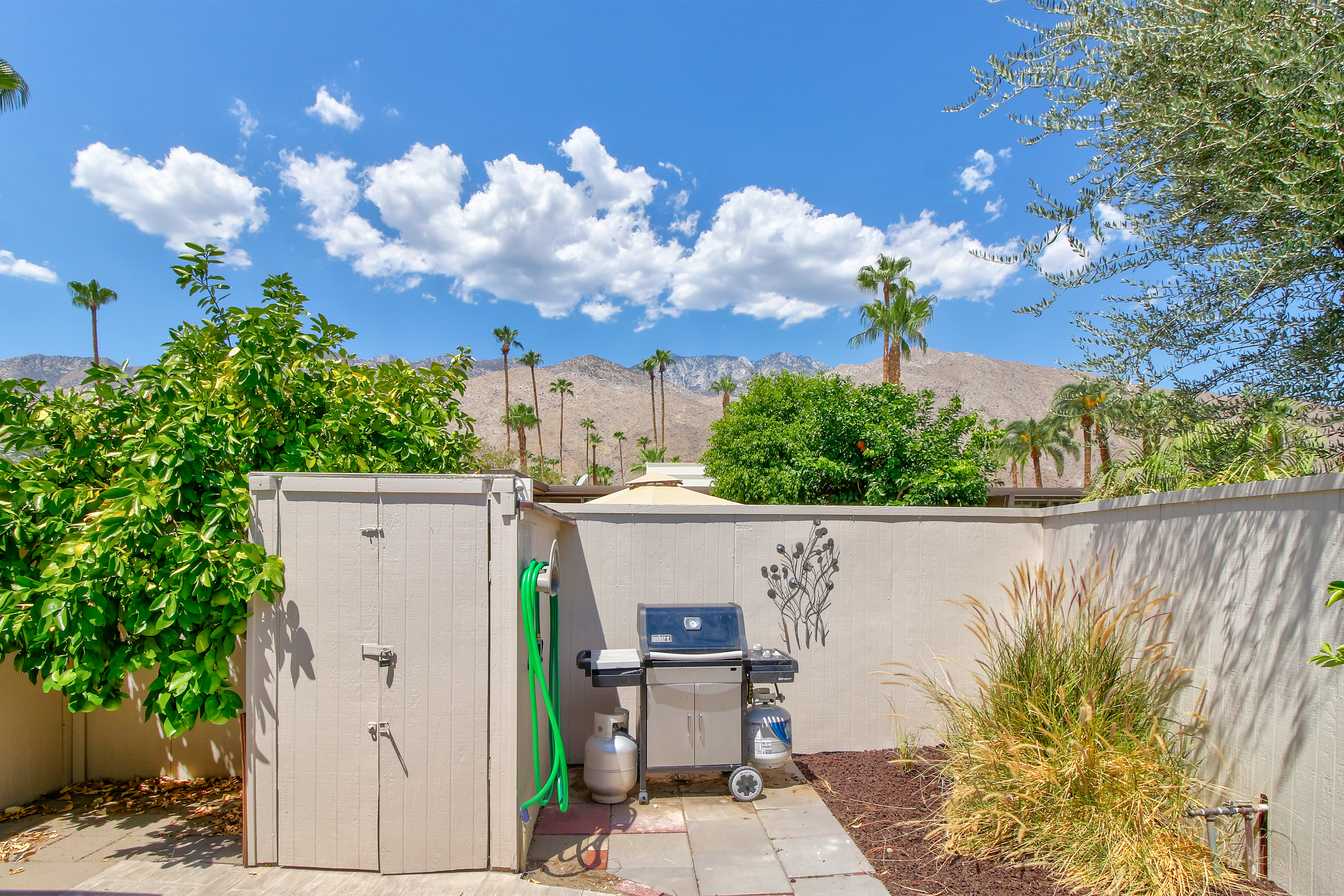 Palm Springs Home 984055