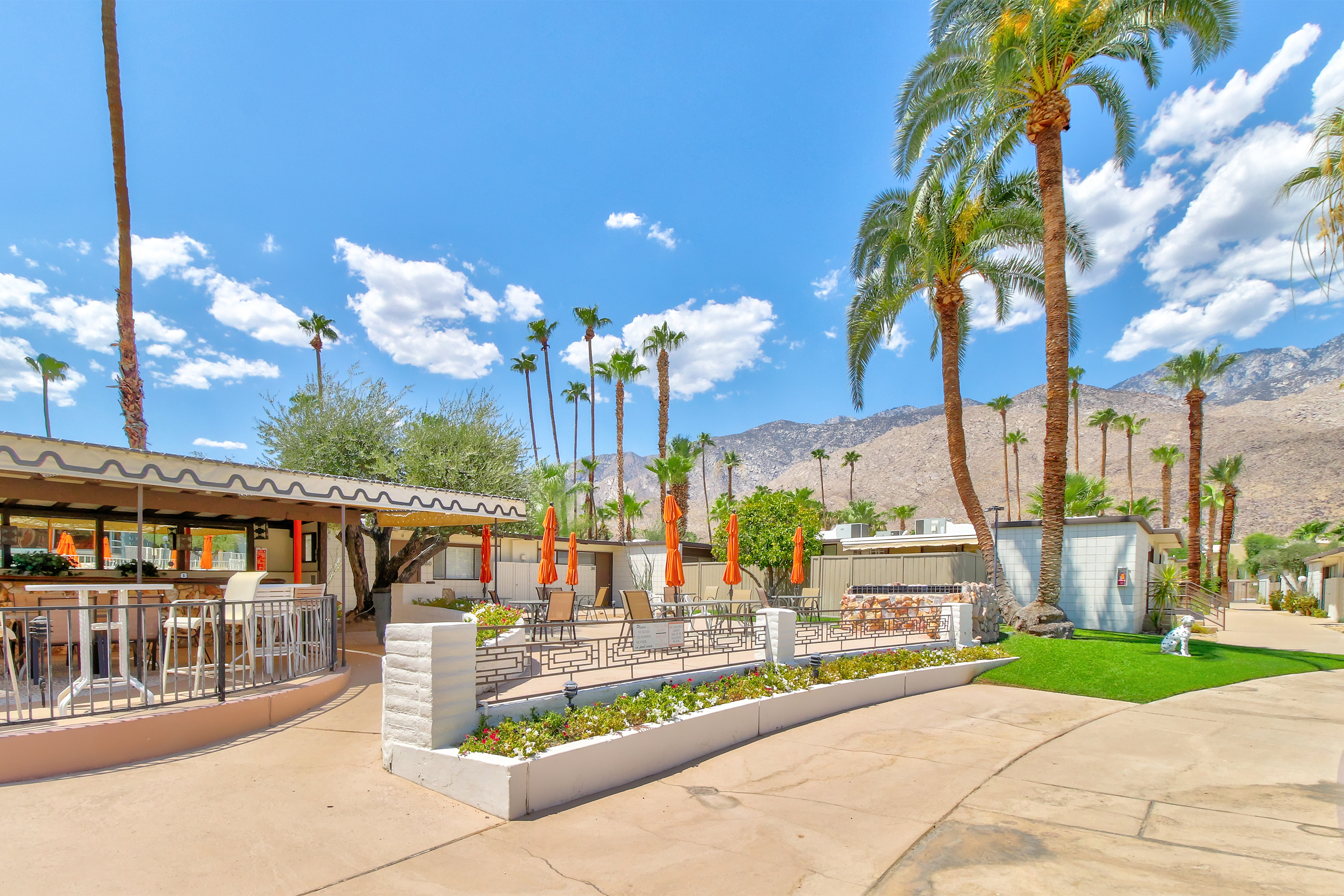 Palm Springs Home 984055