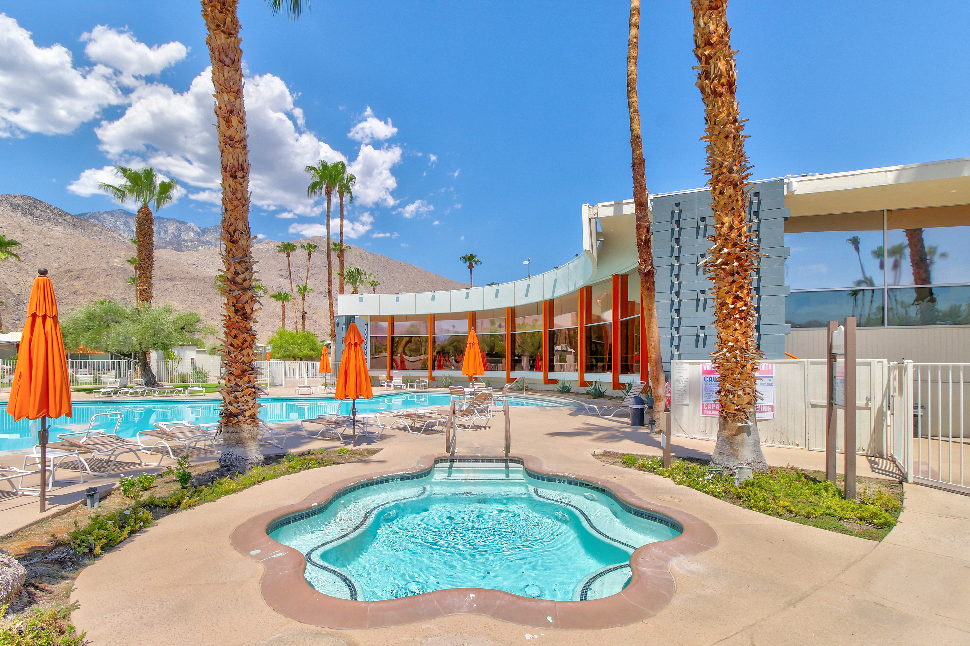 Palm Springs Home 984055