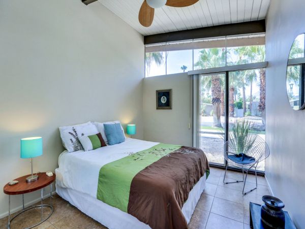 Palm Springs Home 984056