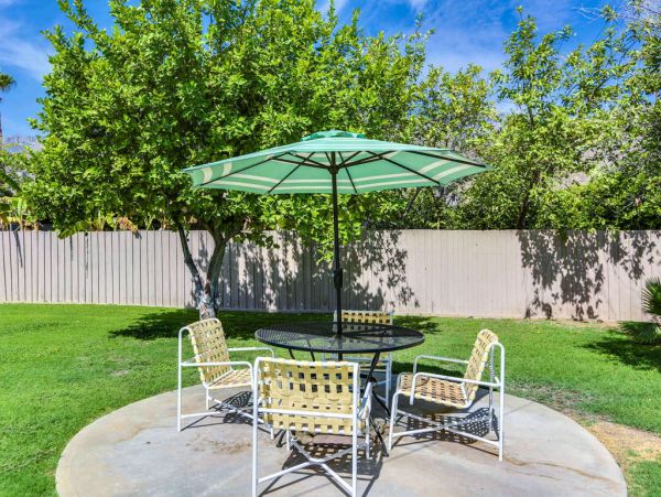 Palm Springs Home 984056