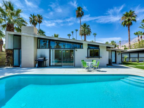 Palm Springs Home 984056