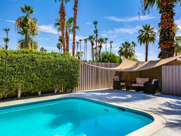 Palm Springs Home 984056