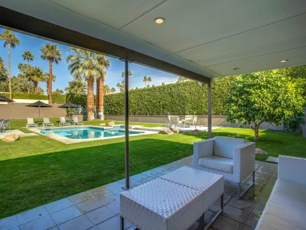 Palm Springs Home 984057