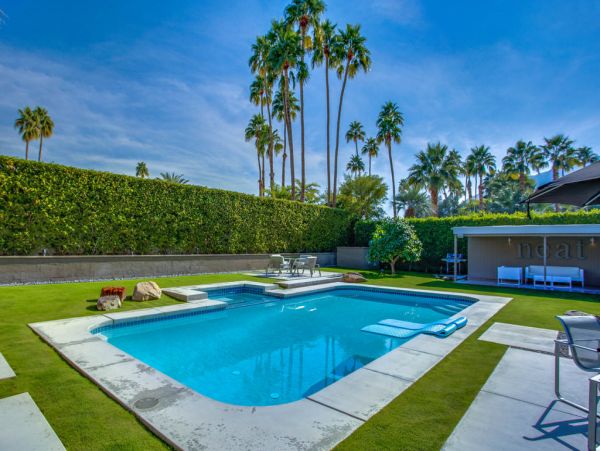 Palm Springs Home 984057