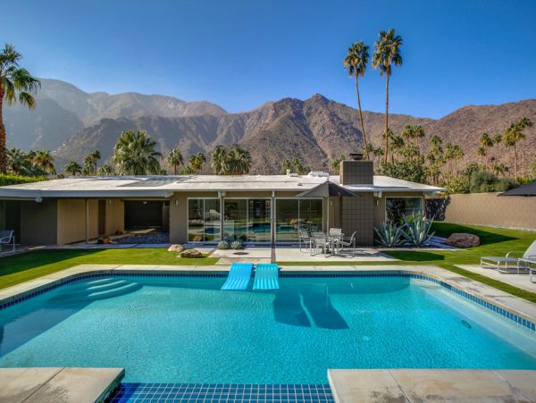 Palm Springs Home 984057