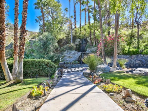 Palm Springs Home 984058