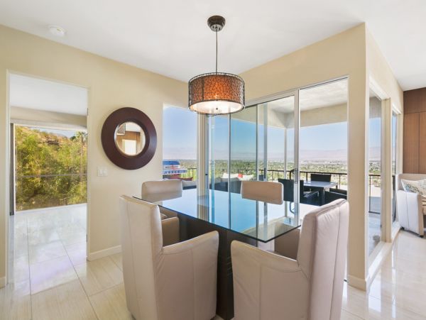 Palm Springs Home 984058