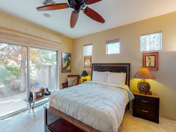 Palm Springs Home 984061