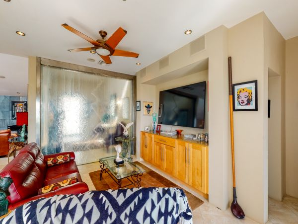 Palm Springs Home 984061