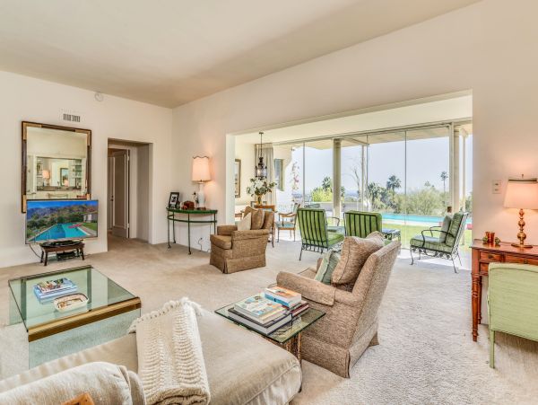 Palm Springs Home 984062