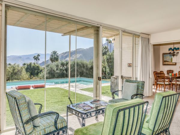 Palm Springs Home 984062