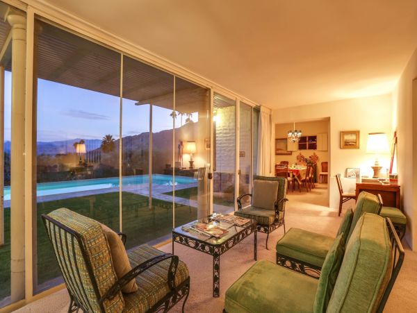 Palm Springs Home 984062