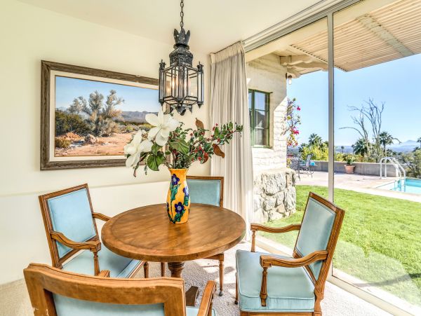 Palm Springs Home 984062