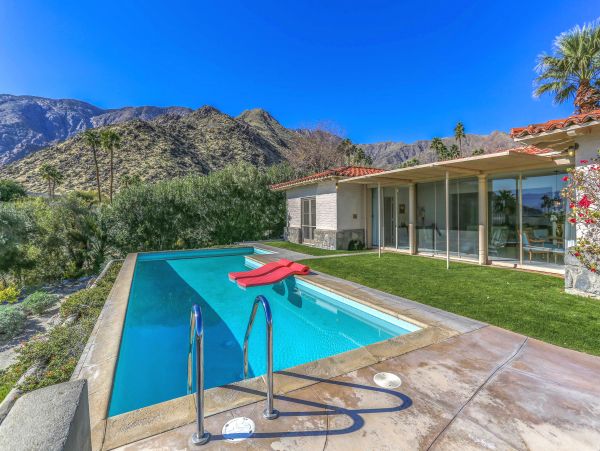 Palm Springs Home 984062