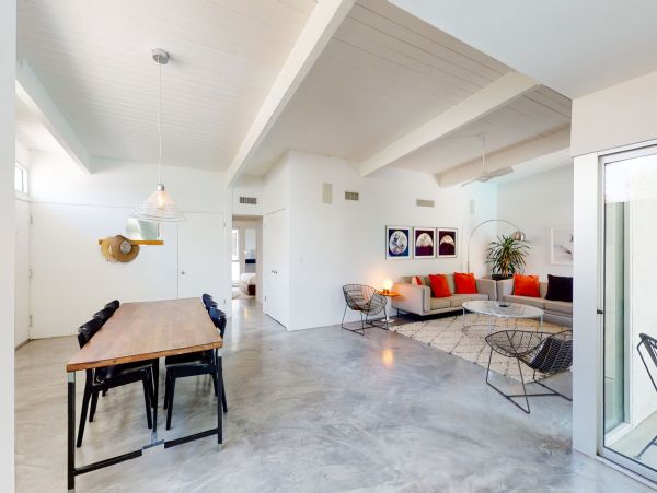 Palm Springs Home 984064