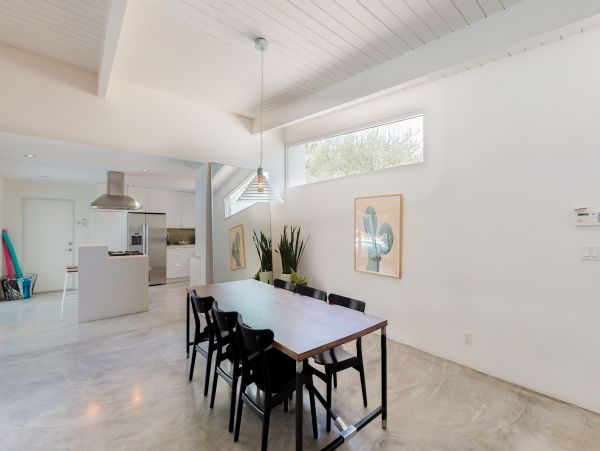 Palm Springs Home 984064