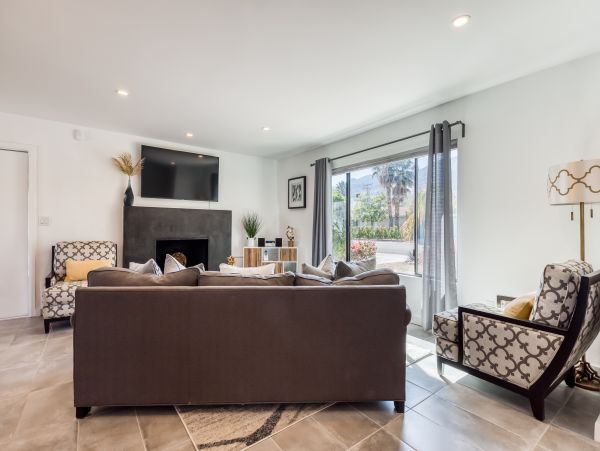 Palm Springs Home 984065