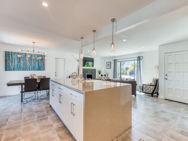Palm Springs Home 984065