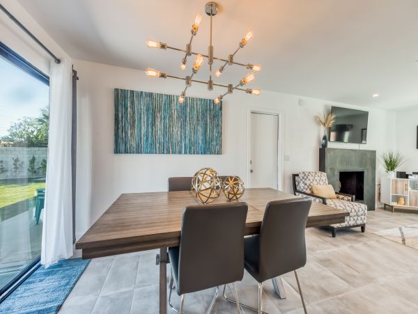 Palm Springs Home 984065