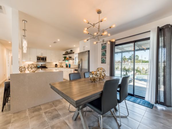 Palm Springs Home 984065