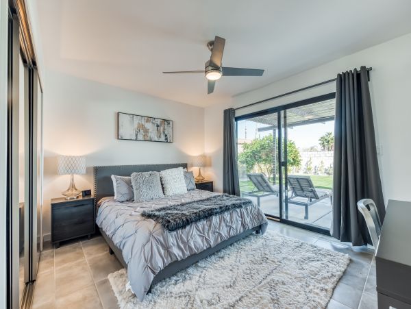 Palm Springs Home 984065