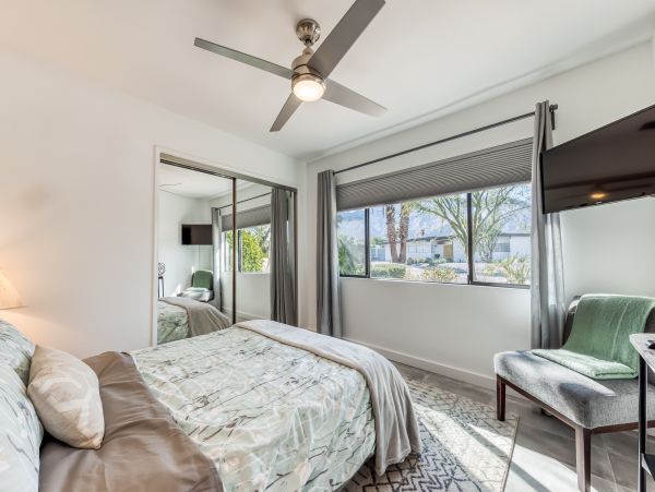 Palm Springs Home 984065