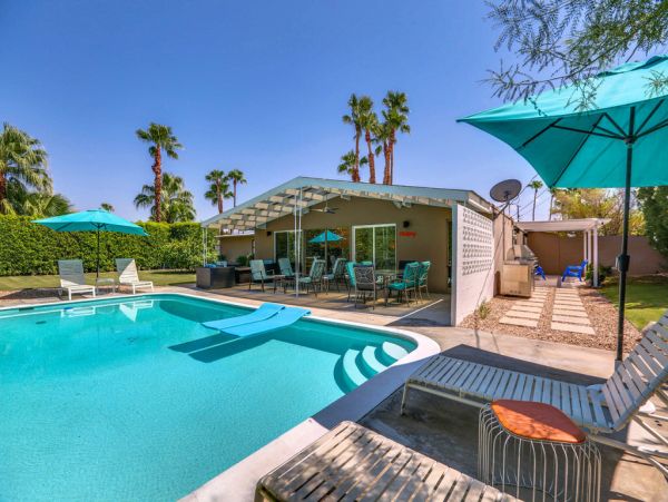 Palm Springs Home 984066