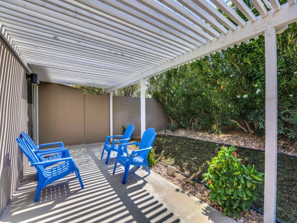 Palm Springs Home 984066