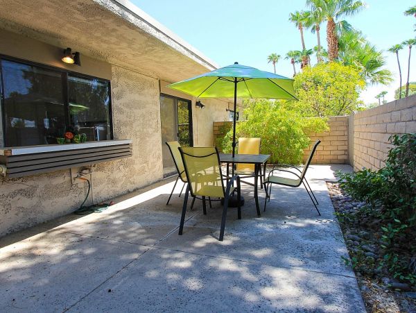 Palm Springs Home 984067