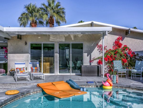 Palm Springs Home 984068