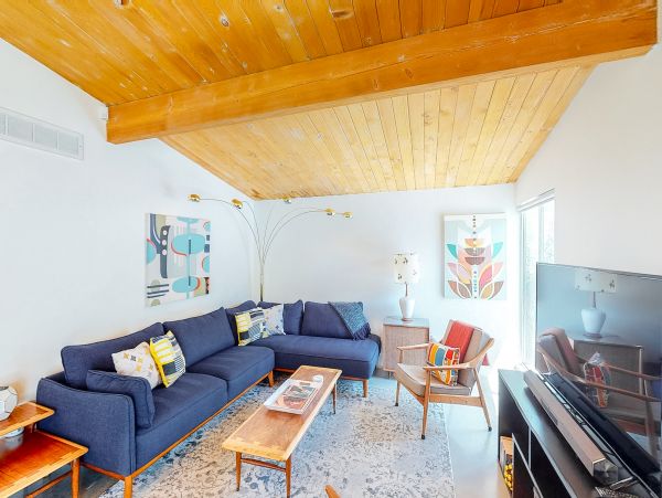 Palm Springs Home 984068