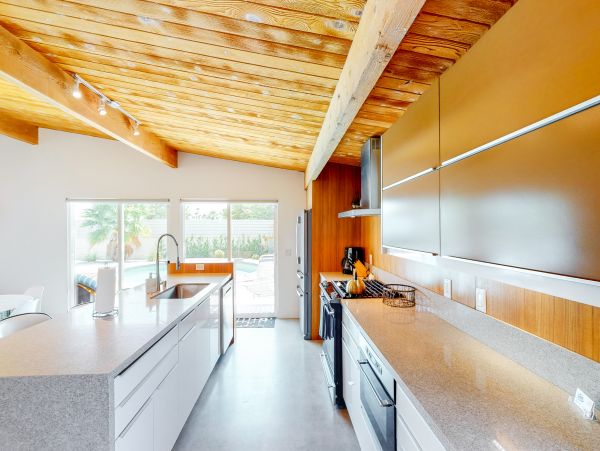 Palm Springs Home 984068