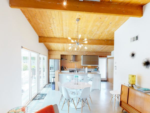 Palm Springs Home 984068