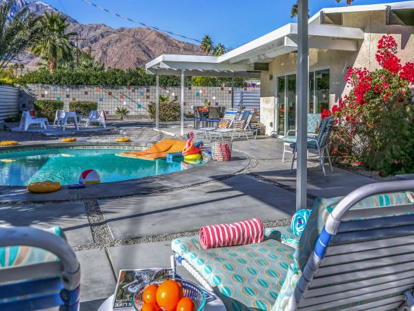 Palm Springs Home 984068