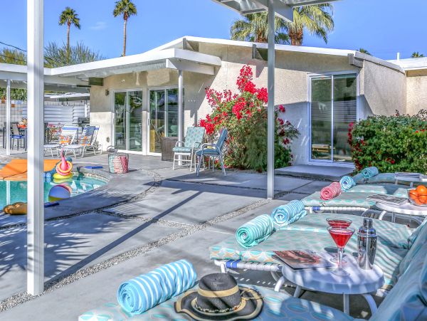 Palm Springs Home 984068