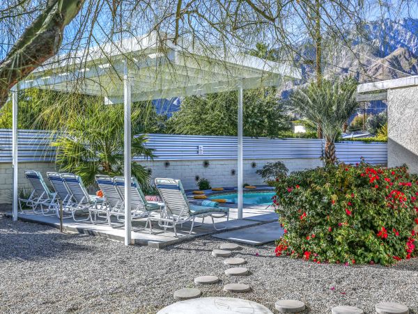 Palm Springs Home 984068