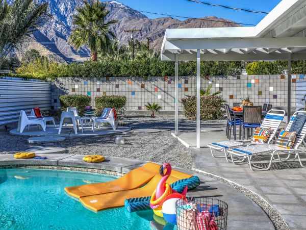 Palm Springs Home 984068