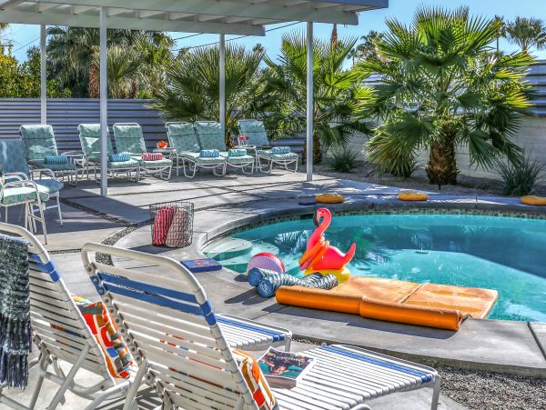 Palm Springs Home 984068