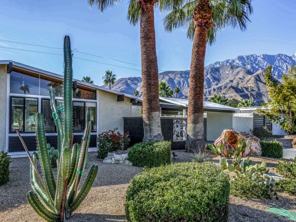 Palm Springs Home 984068