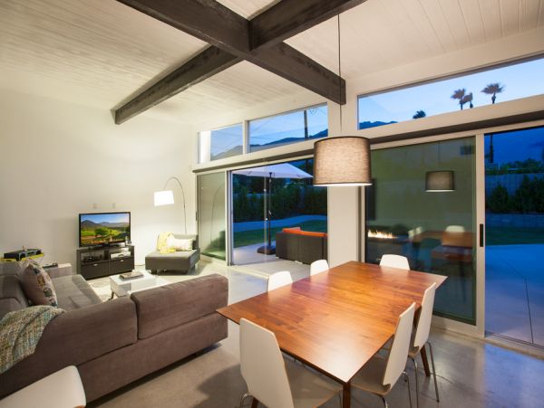 Palm Springs Home 984069
