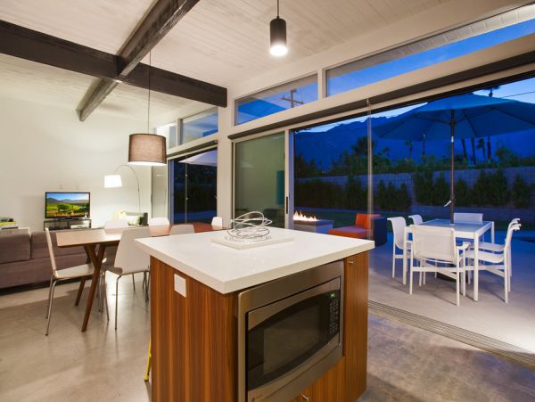 Palm Springs Home 984069